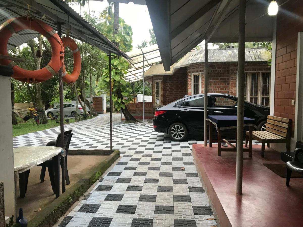 Ashtamudi Villa Kollam Exterior photo