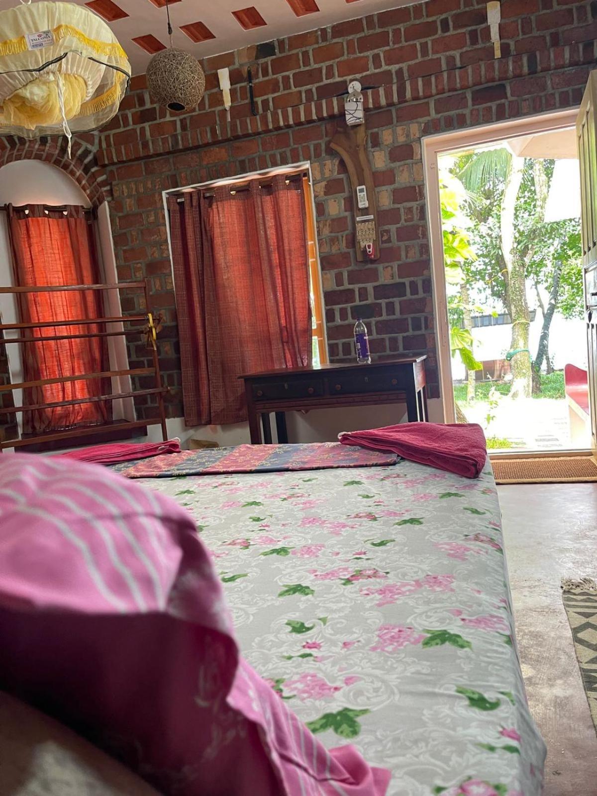 Ashtamudi Villa Kollam Exterior photo