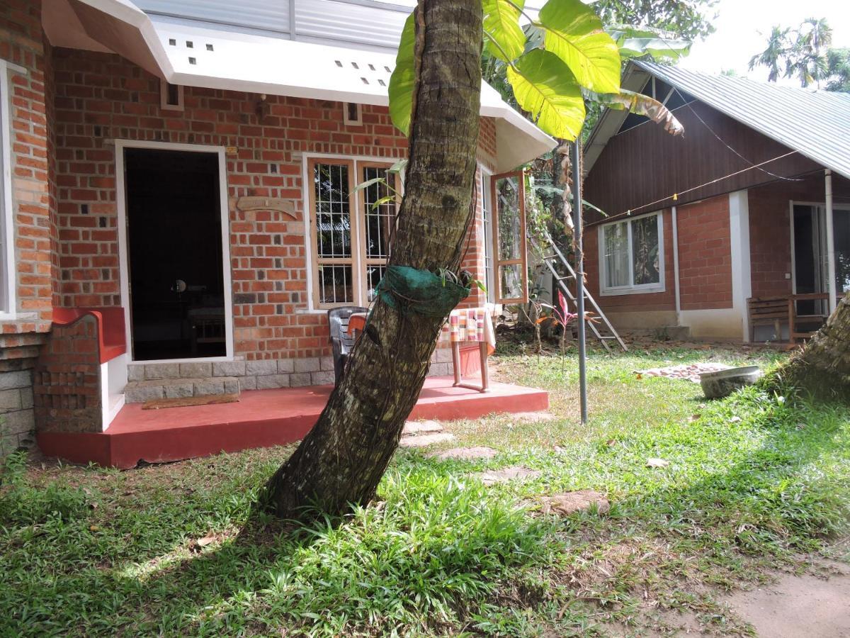 Ashtamudi Villa Kollam Exterior photo